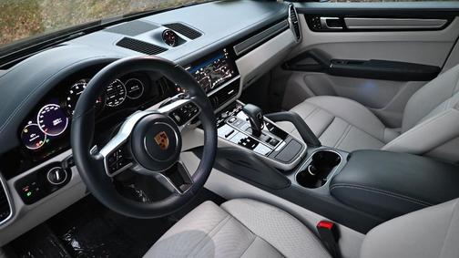2023 Porsche Cayenne Platinum Edition