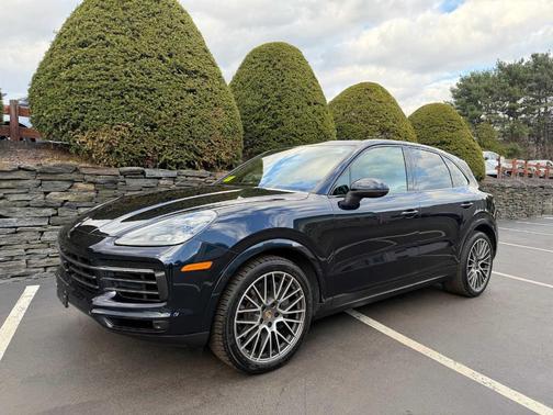 Moonlight Blue 2022 Porsche Cayenne S Platinum Edition