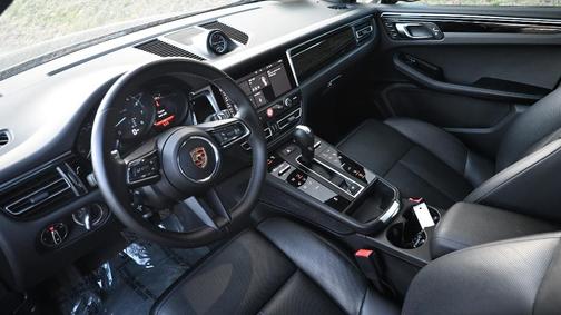 2024 Porsche Macan 