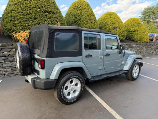 Anvil Clearcoat 2014 Jeep Wrangler Unlimited Sahara