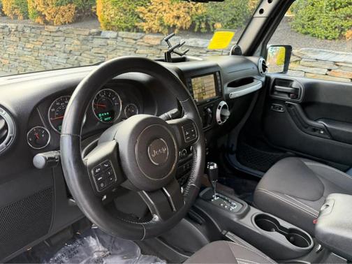 Anvil Clearcoat 2014 Jeep Wrangler Unlimited Sahara