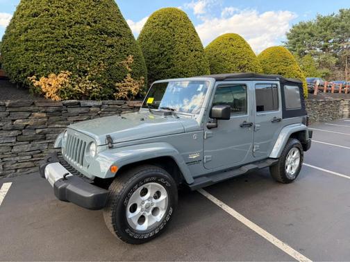 Anvil Clearcoat 2014 Jeep Wrangler Unlimited Sahara