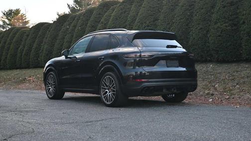 2022 Porsche Cayenne 