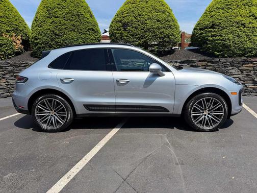 Dolomite Gray 2026 Porsche Macan