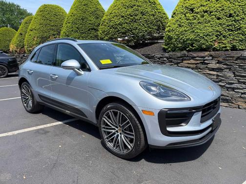 Dolomite Gray 2026 Porsche Macan