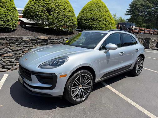 Dolomite Gray 2026 Porsche Macan