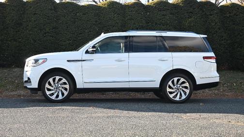 2024 Lincoln Navigator Premiere