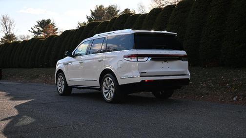 2024 Lincoln Navigator Premiere