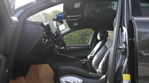 Volcano Grey Metallic 2026 Porsche Macan