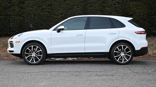 2023 Porsche Cayenne Platinum Edition