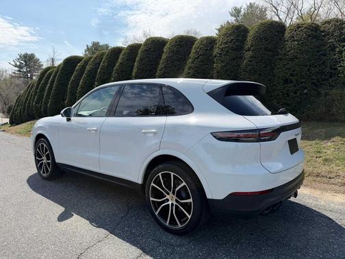 White 2023 Porsche Cayenne Platinum Edition