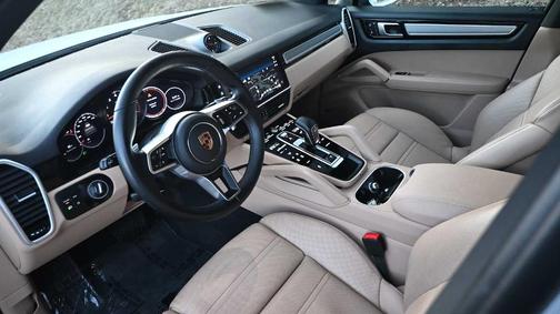 2023 Porsche Cayenne Platinum Edition