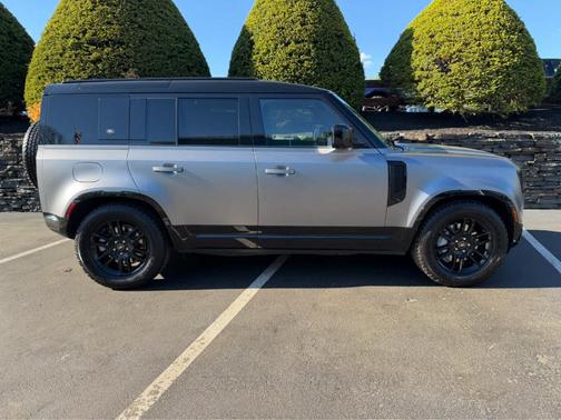 Eiger Grey 2023 Land Rover Defender 110 X-Dynamic SE