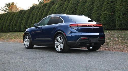 2024 Porsche Macan 4