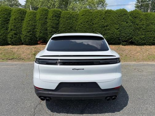 Carrara White Metallic 2026 Porsche Cayenne AWD