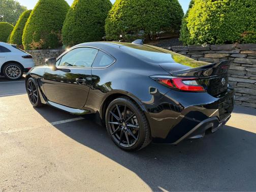 Raven Black 2023 Toyota GR86 Premium