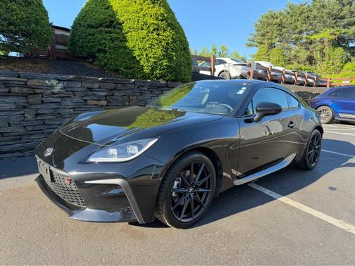 Raven Black 2023 Toyota GR86 Premium