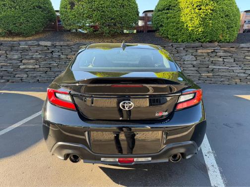 Raven Black 2023 Toyota GR86 Premium