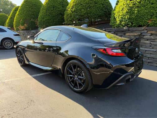 Raven Black 2023 Toyota GR86 Premium