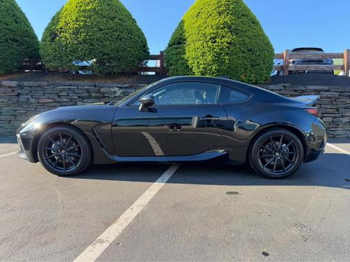 Raven Black 2023 Toyota GR86 Premium