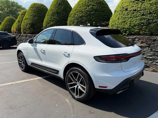 Carrara White Metallic 2026 Porsche Macan