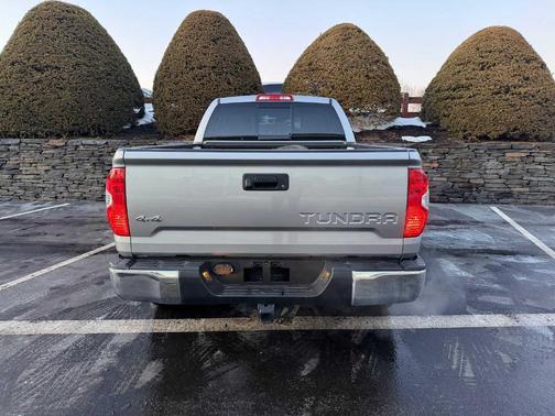 2018 Toyota Tundra SR5