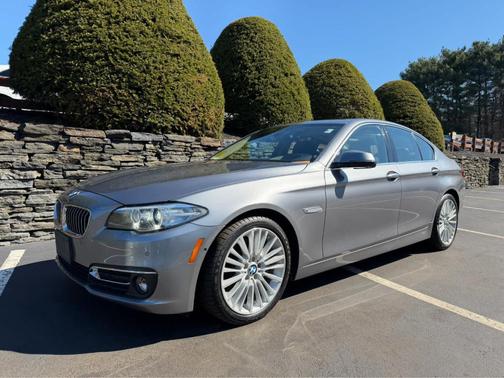 Space Gray Metallic 2016 BMW 550 i xDrive