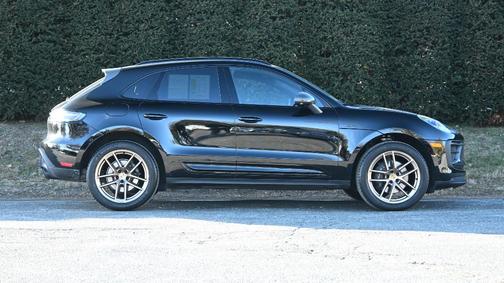 2023 Porsche Macan T