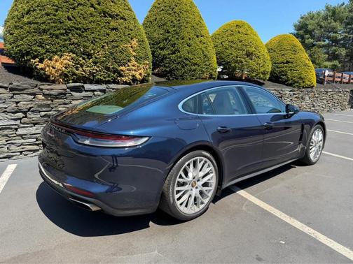 Night Blue Metallic 2021 Porsche Panamera 4