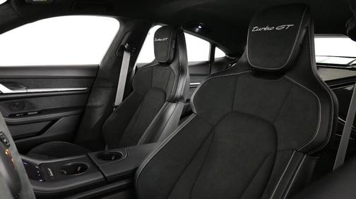 2025 Porsche Taycan Turbo