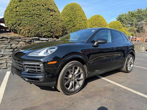 Black 2023 Porsche Cayenne Platinum Edition
