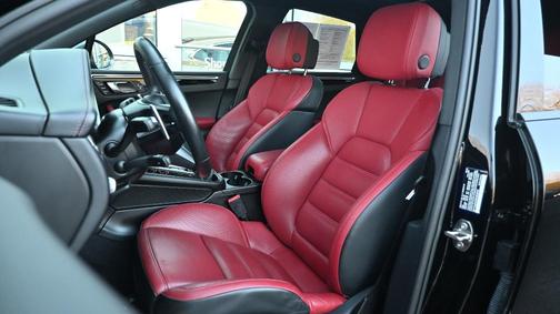 2024 Porsche Macan T