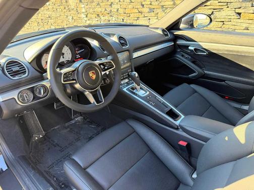 2025 Porsche 718 Cayman 