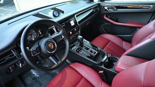 2022 Porsche Macan S