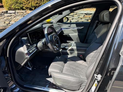 Black Sapphire Metallic 2025 BMW 760 760i xDrive