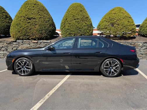 Black Sapphire Metallic 2025 BMW 760 760i xDrive