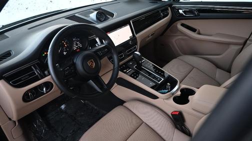 2022 Porsche Macan 