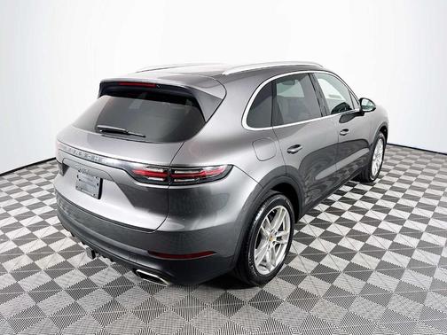 2023 Porsche Cayenne 