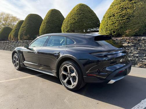 Jet Black Metallic 2024 Porsche Taycan 4