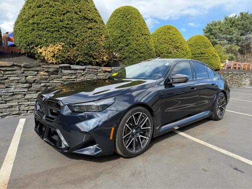 Carbon Black 2026 BMW M5