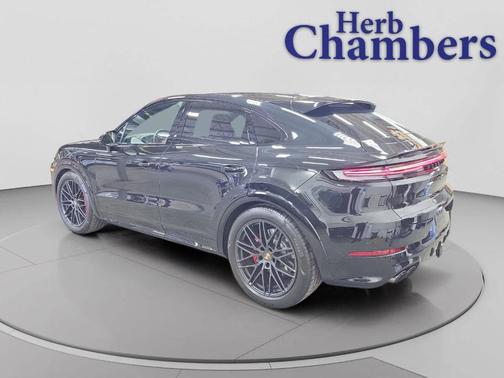 2025 Porsche Cayenne GTS