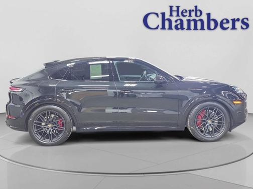 2025 Porsche Cayenne GTS