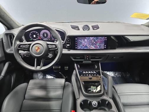 2025 Porsche Cayenne GTS