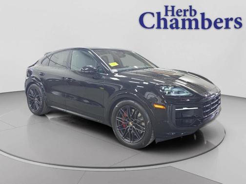 2025 Porsche Cayenne GTS