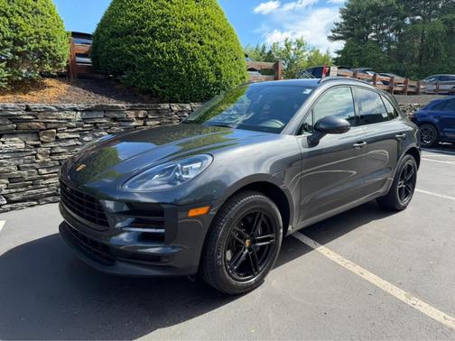 White 2021 Porsche Macan