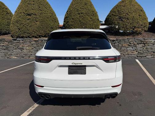 2023 Porsche Cayenne Platinum Edition