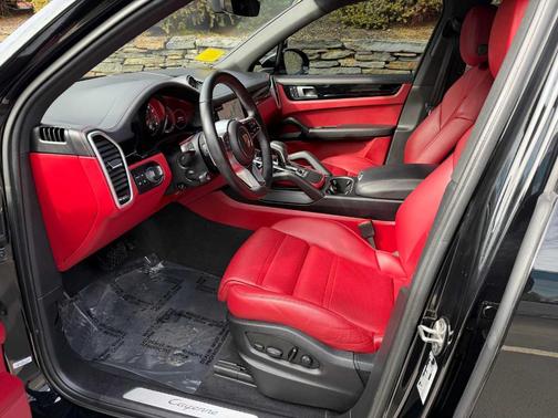 2022 Porsche Cayenne 
