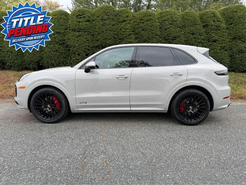 Chalk 2023 Porsche Cayenne GTS