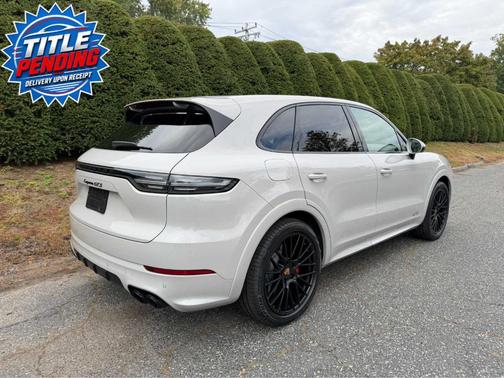 Chalk 2023 Porsche Cayenne GTS