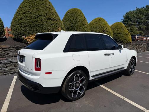 Arctic White 2024 Rolls-Royce Cullinan